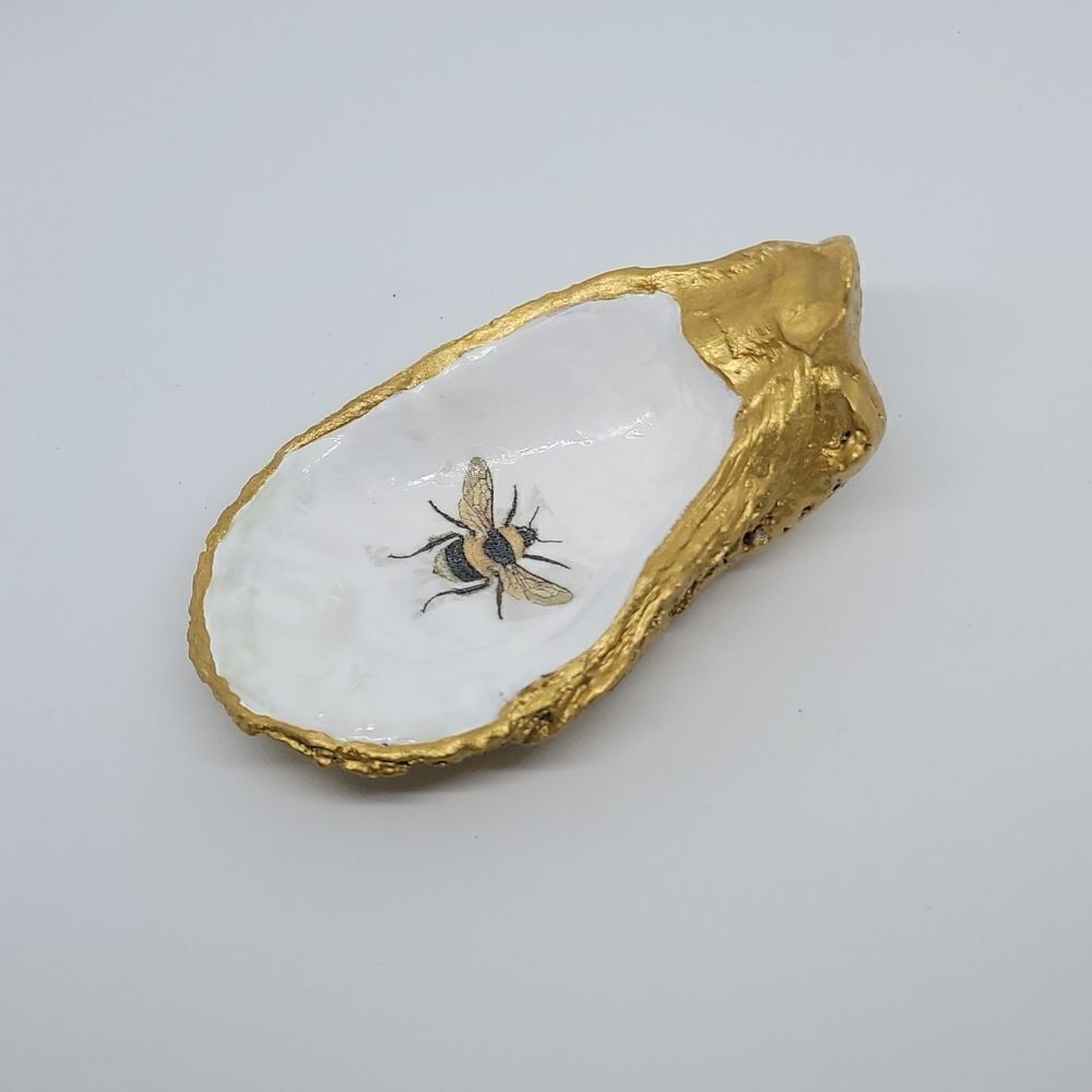Bee oystershell ring holder/ trinket tray